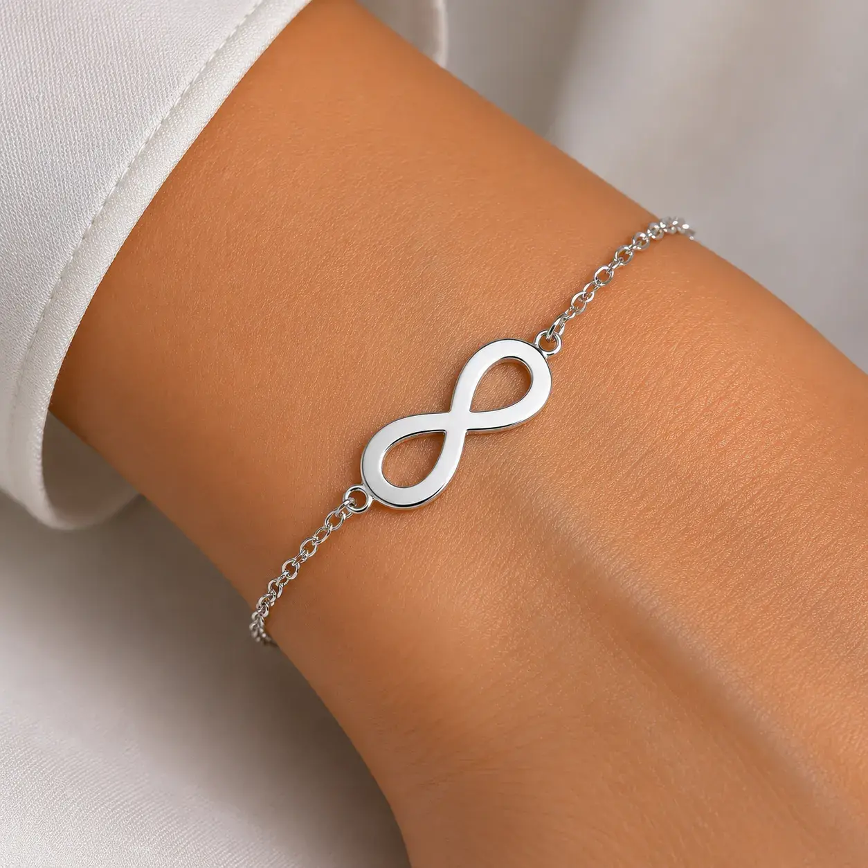 Pulsera Acero Plateado Simbolo Infinito Liso Sencilla