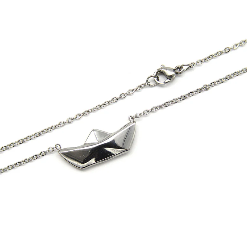 Collar Acero Inoxidable Plateado Barco Barquito de Papel