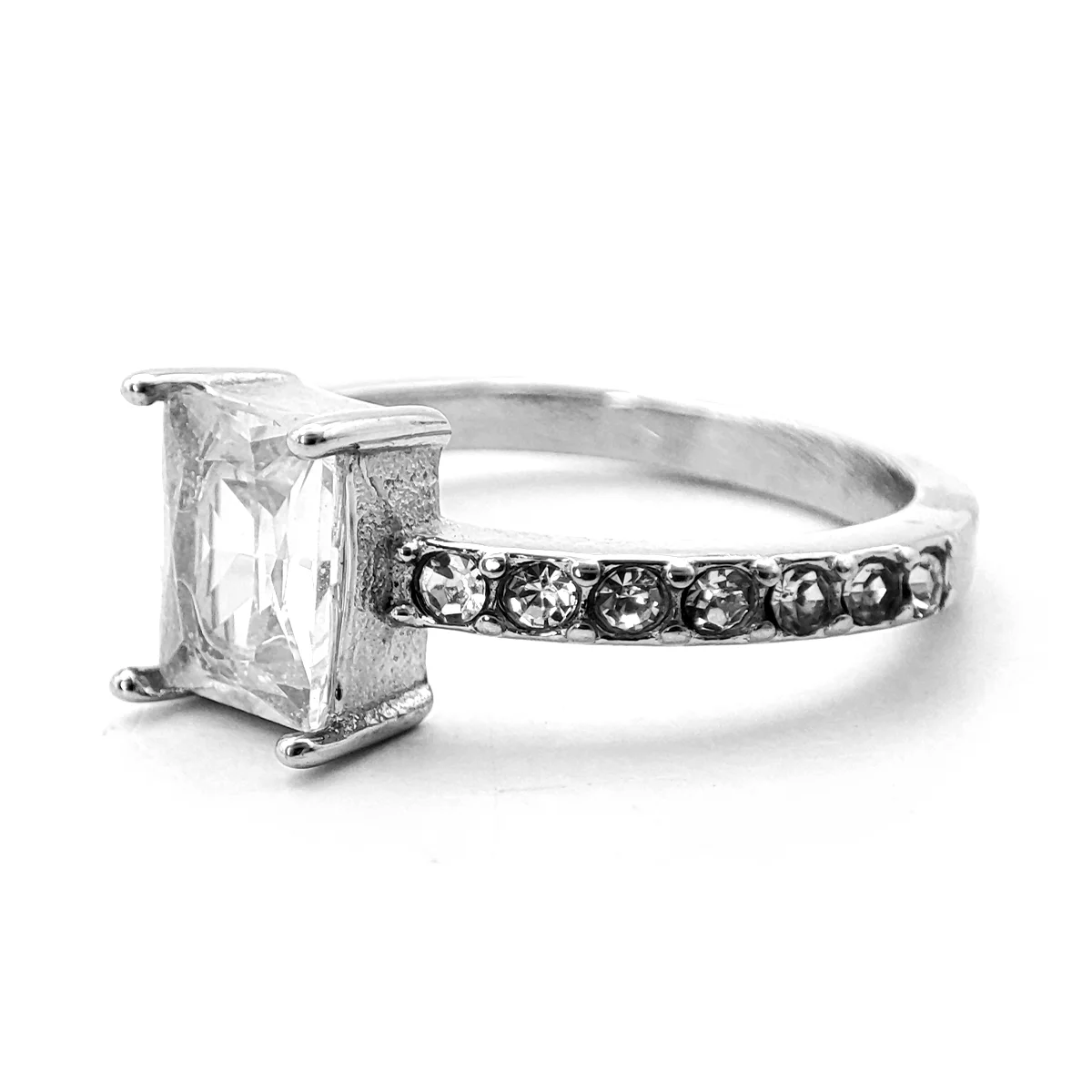 Anillo Acero Plateado Zirconia Rectangular Compromiso