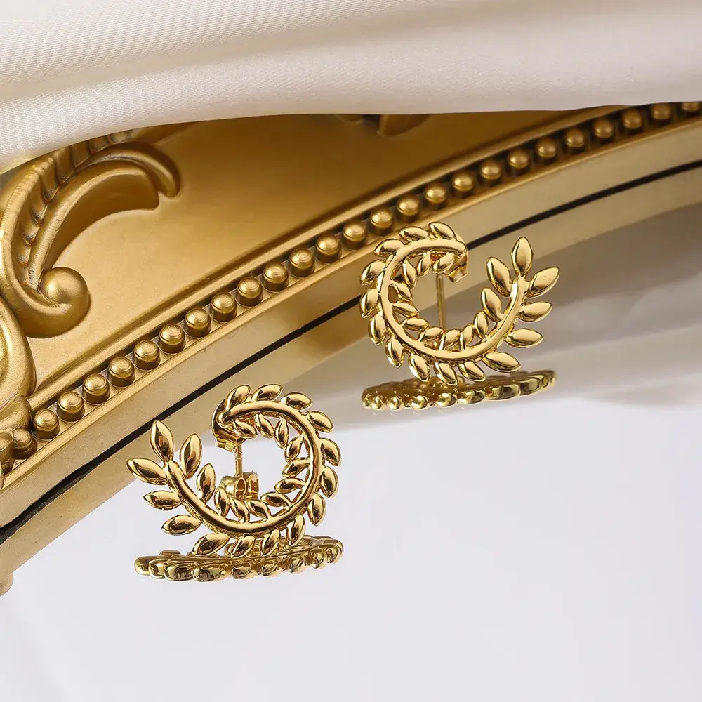 Aretes Acero Dorado Hojas Rama de Olivo en C Elegante