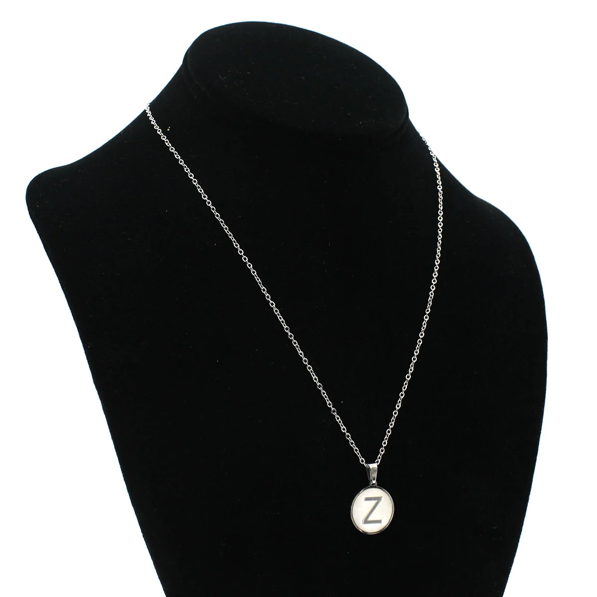 Collar Acero Plateado Circular Letra Z Madre Perla