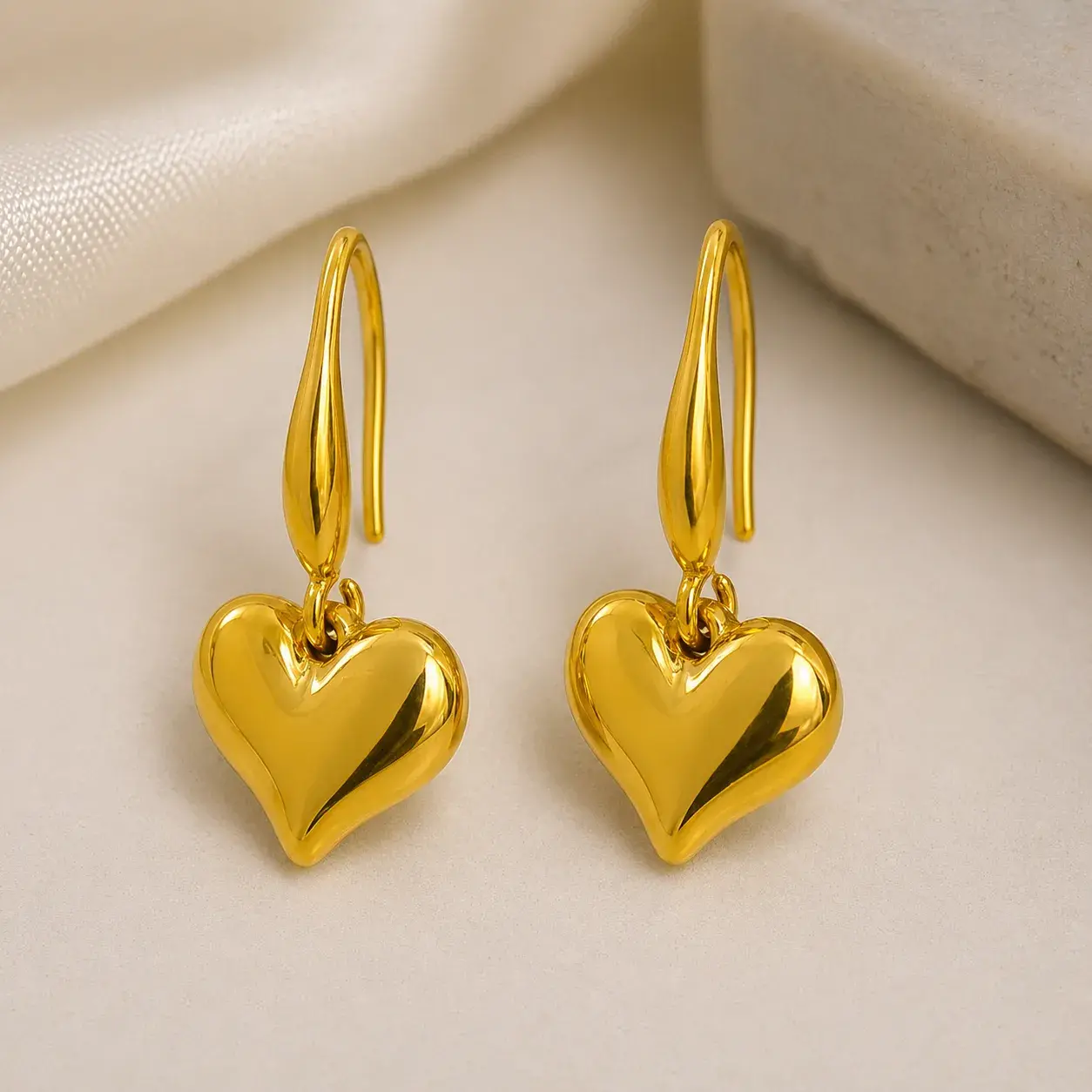 Aretes Acero Inox Dorado Gancho Colgante Corazón