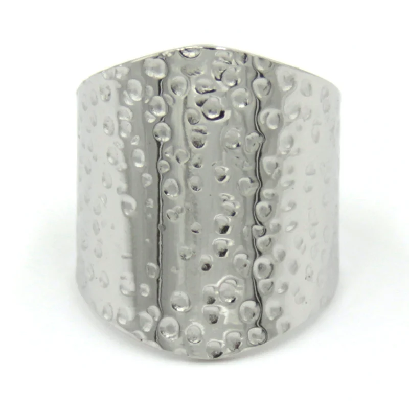 Anillo Acero Plateado Abierto Martillado Rústico