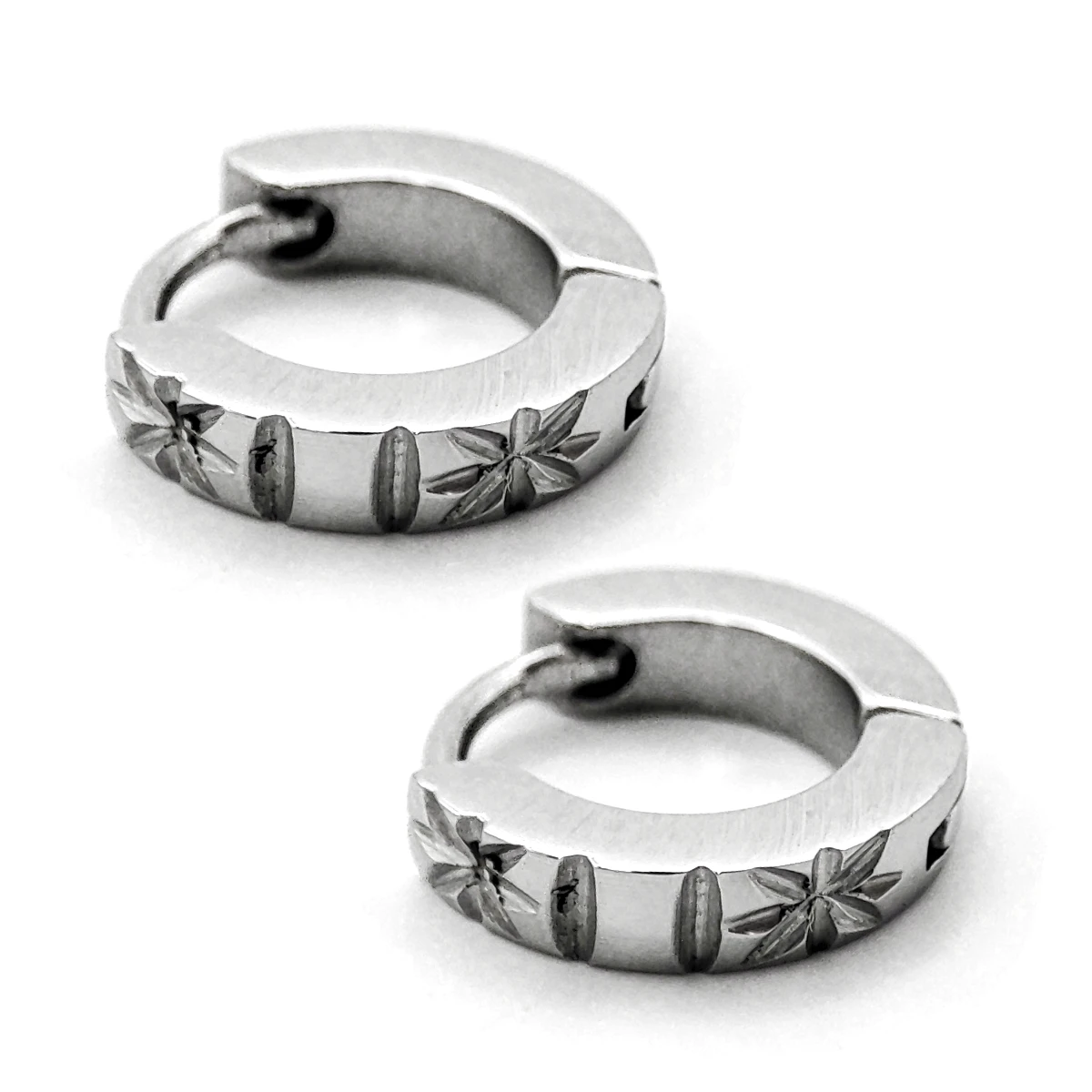Aretes Acero Inox Plateado Niña Huggies Estrella Delgada