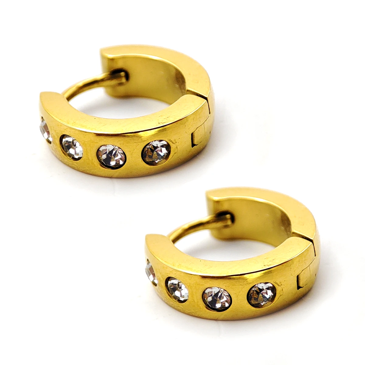 Aretes Acero Dorado Huggies Lisos Cuatro Cristales