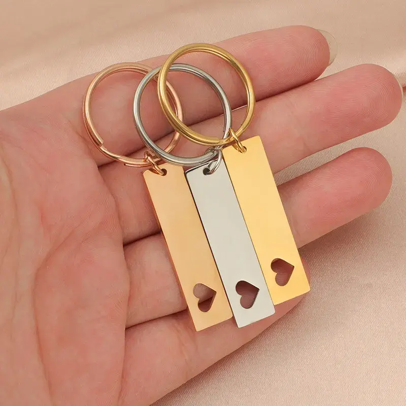 Llavero Acero Sencillo Placa Rectangular Ventana Corazón