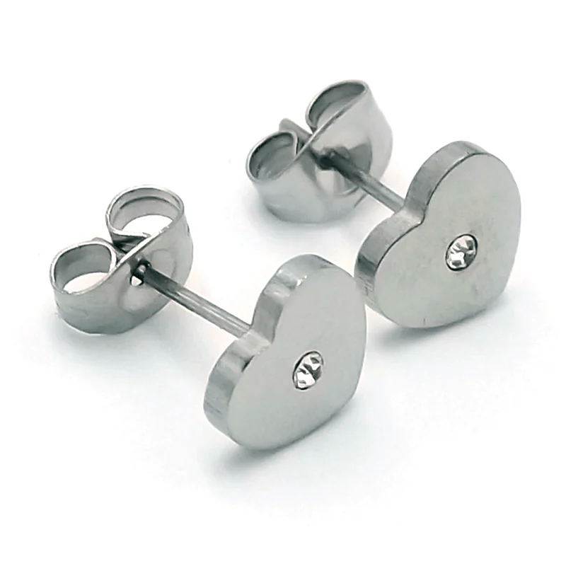 Aretes tipo Broquel Plateados Corazón con Cristal