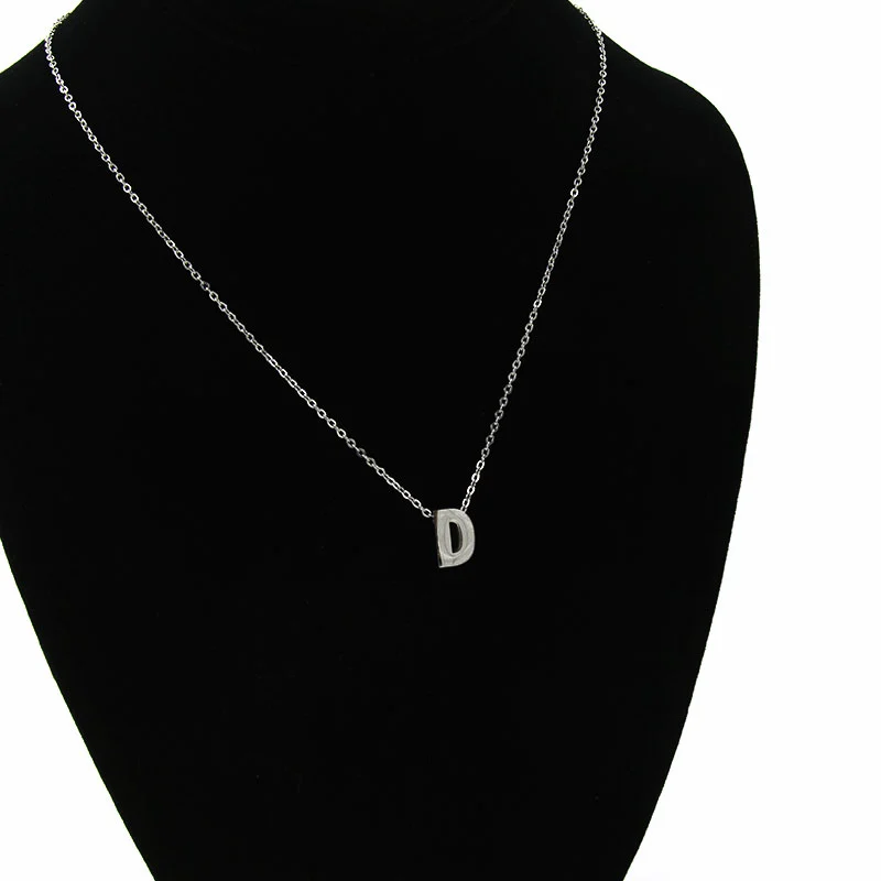 Collar Acero Inoxidable Plateado Letra D Pequeña Nice