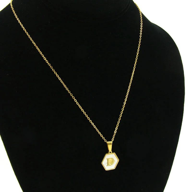 Collar Acero Inox Dorado Hexagonal Letra D Madre Perla