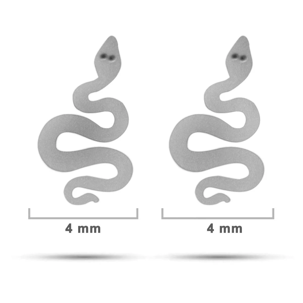 Arete Tipo Broquel Plateado Pequeña Serpiente Vibora
