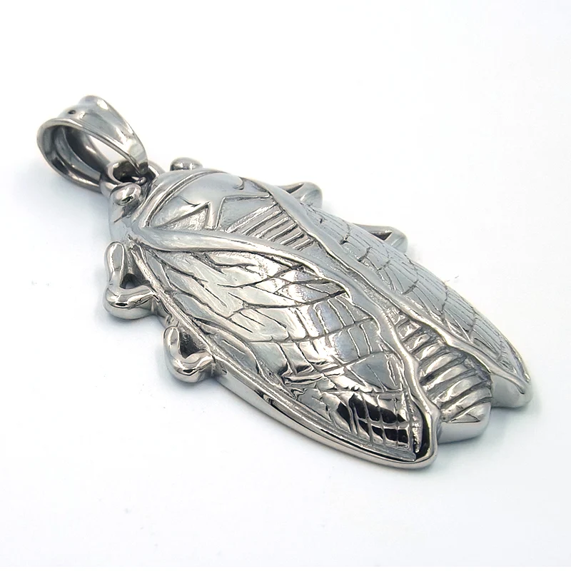 Dije de Acero Inox Plateado Insecto Cigarra