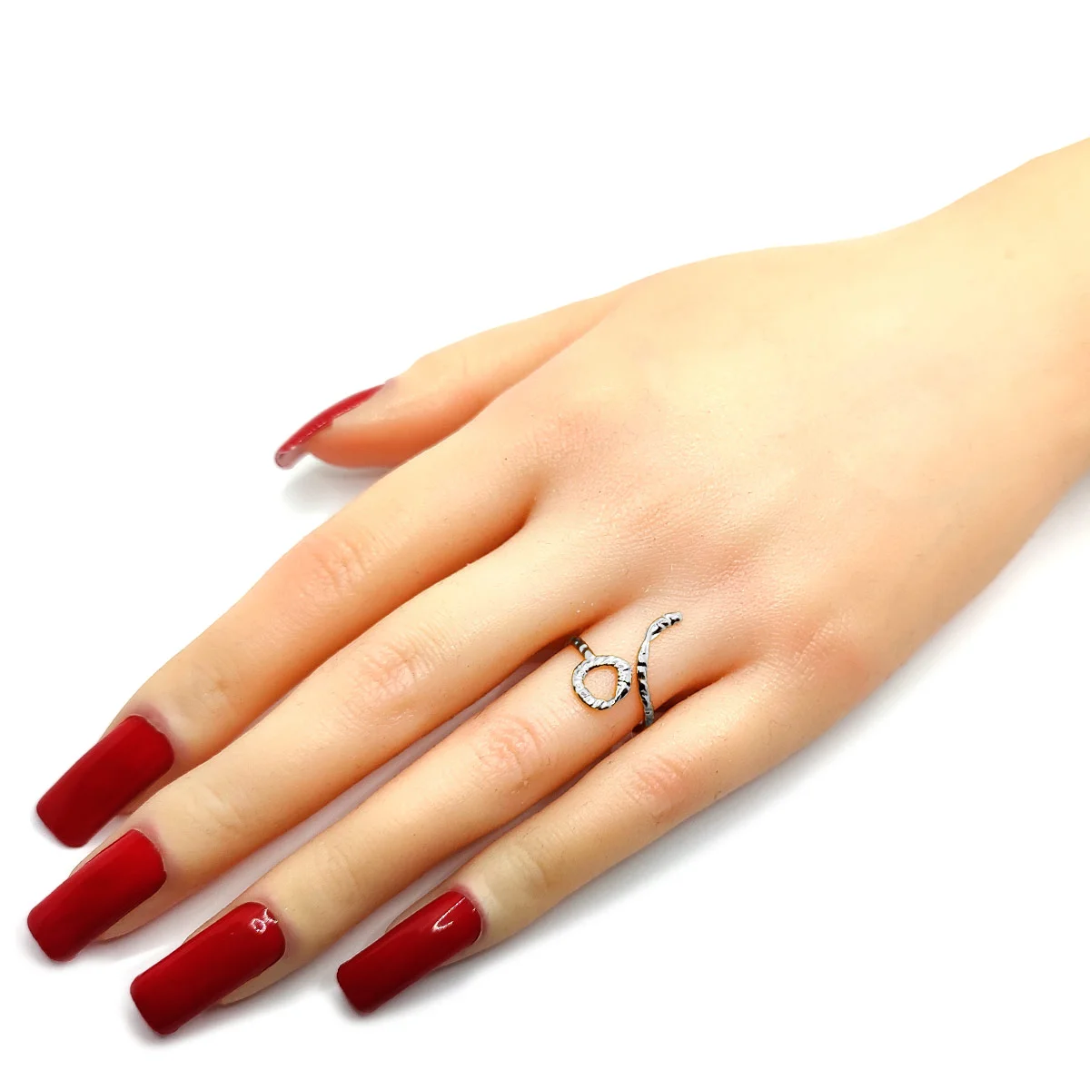Anillo Acero Plateado Slim Delgado Martillado Ajustable