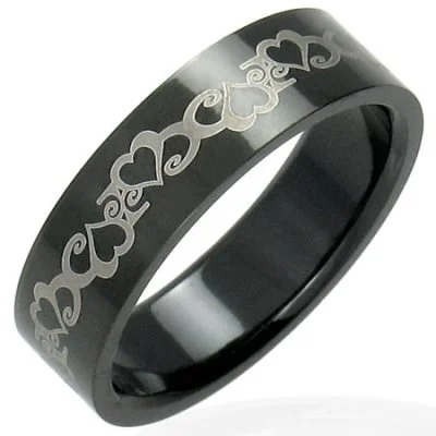 Anillo Negro Diseño Corazones