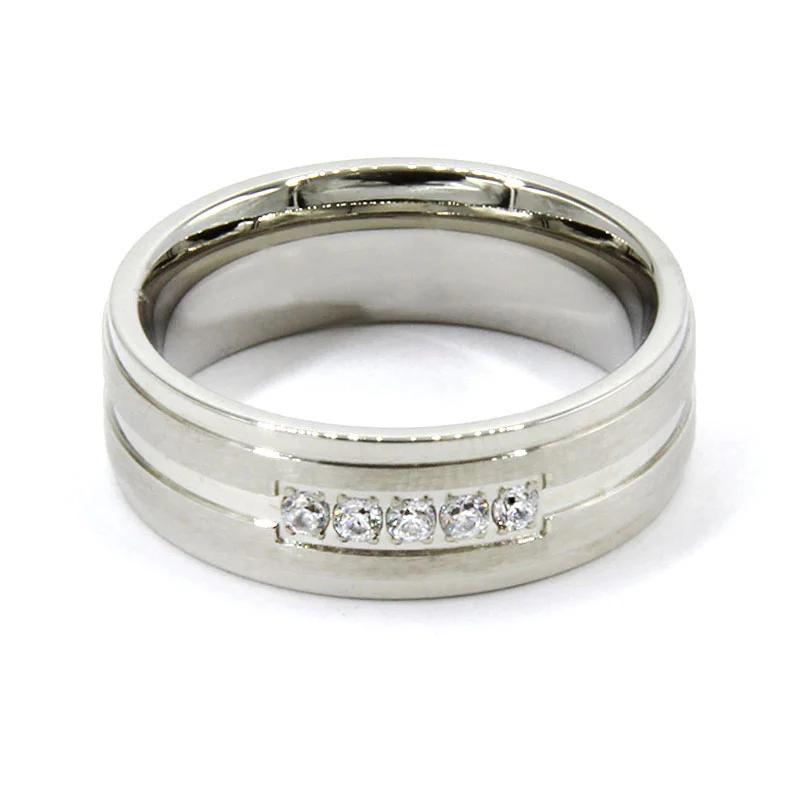 Anillo de Acero Plateado Tipo Argolla Biselado Zirconias