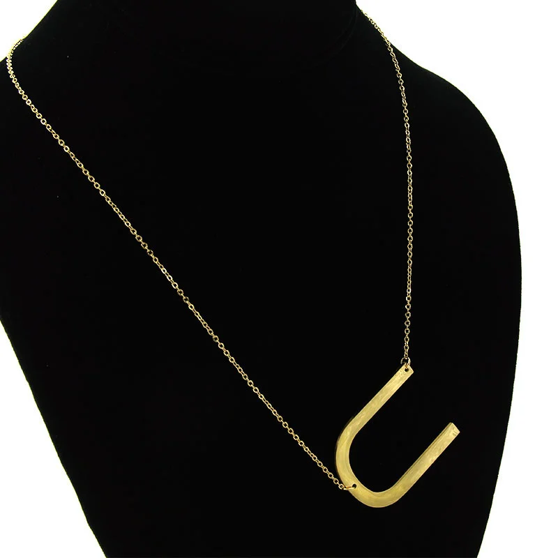 Collar Acero Inoxidable Dorado Letra U Gigante