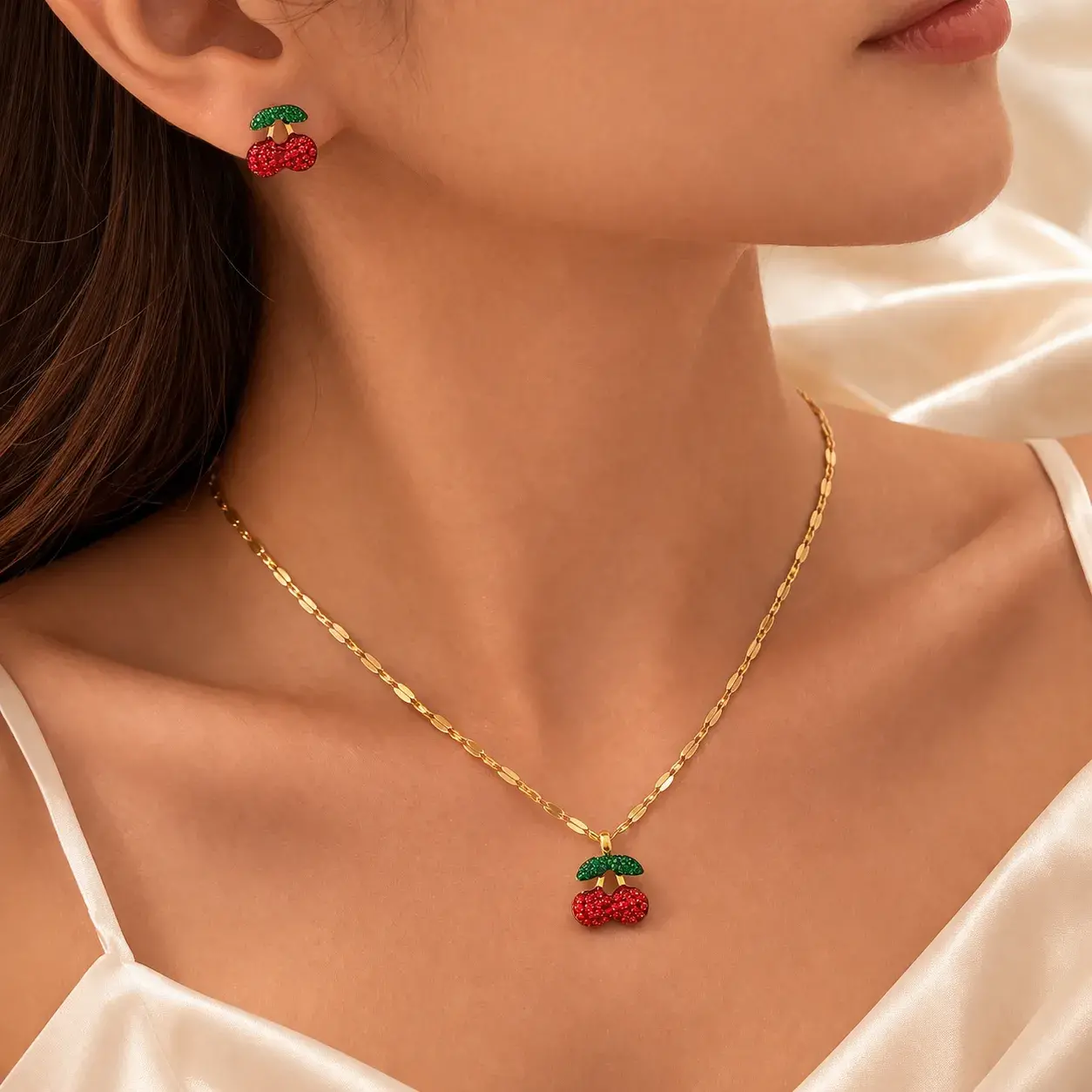 Set Joyería Dorado Cerezas Microcristales Rojos y Verdes
