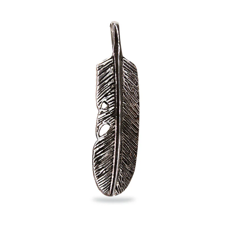 Dije Acero Pluma Ave Aventurera Diseño Realista