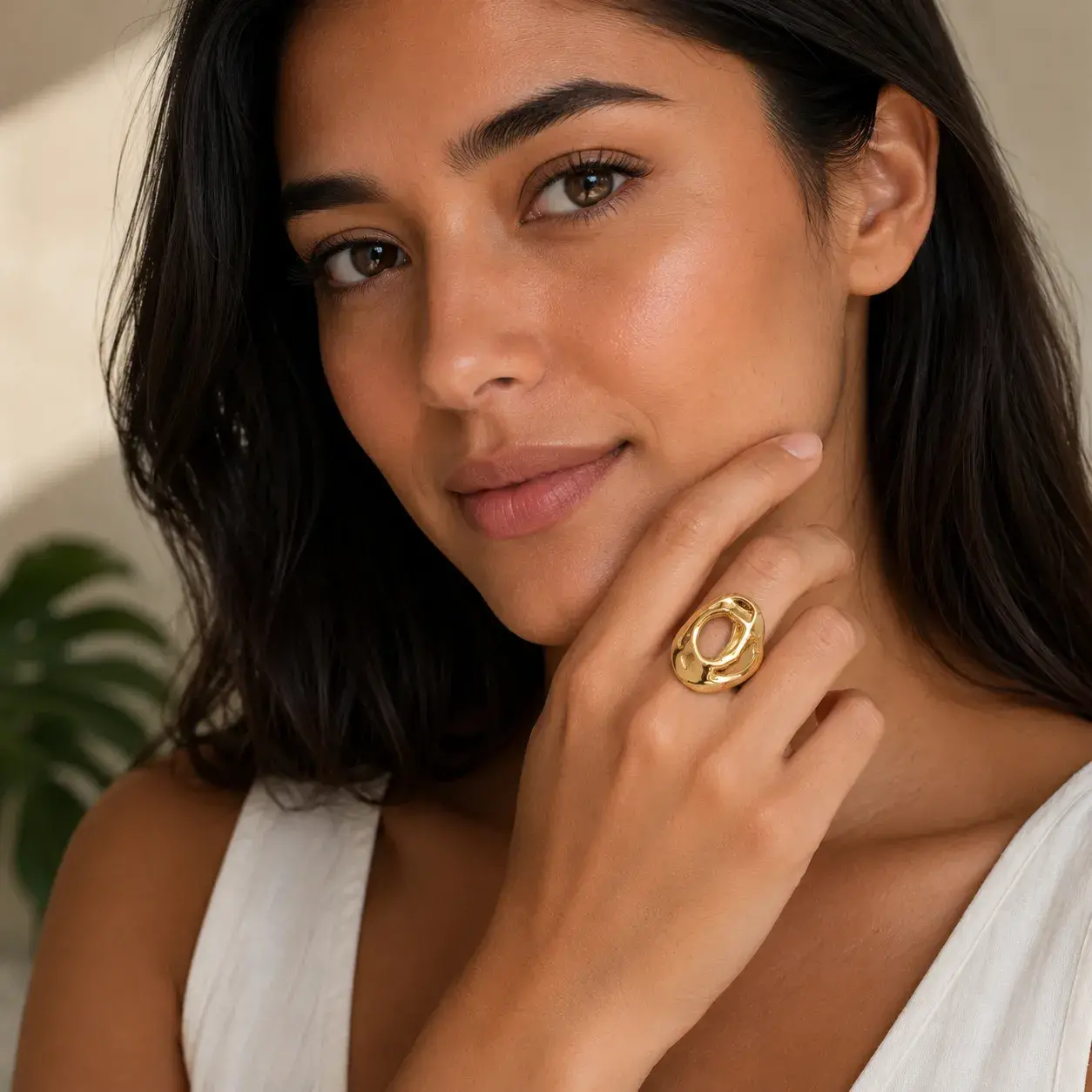 Anillo Acero Dorado Circulo Irregular Martillado Elegante