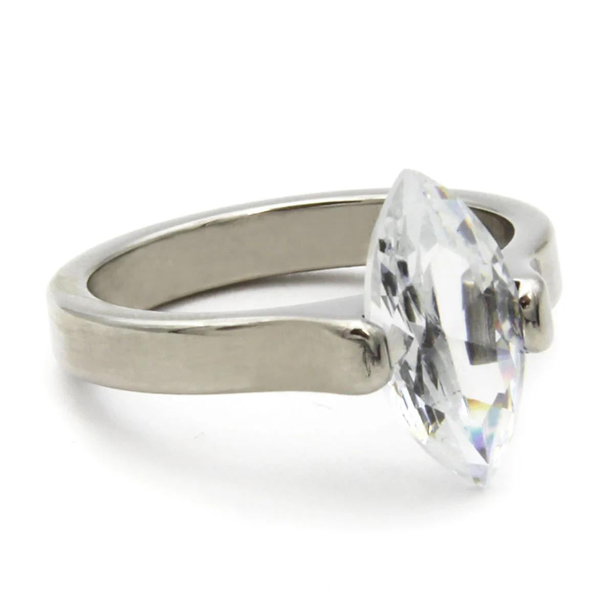Anillo Acero Plateado Cocktail Zirconia Clara Rombo