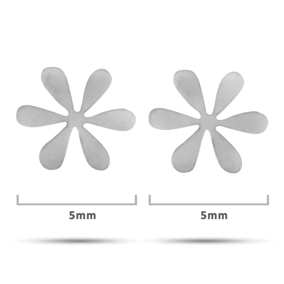Arete Tipo Broquel Acero Plateado Mini Flor Lisa Sencilla