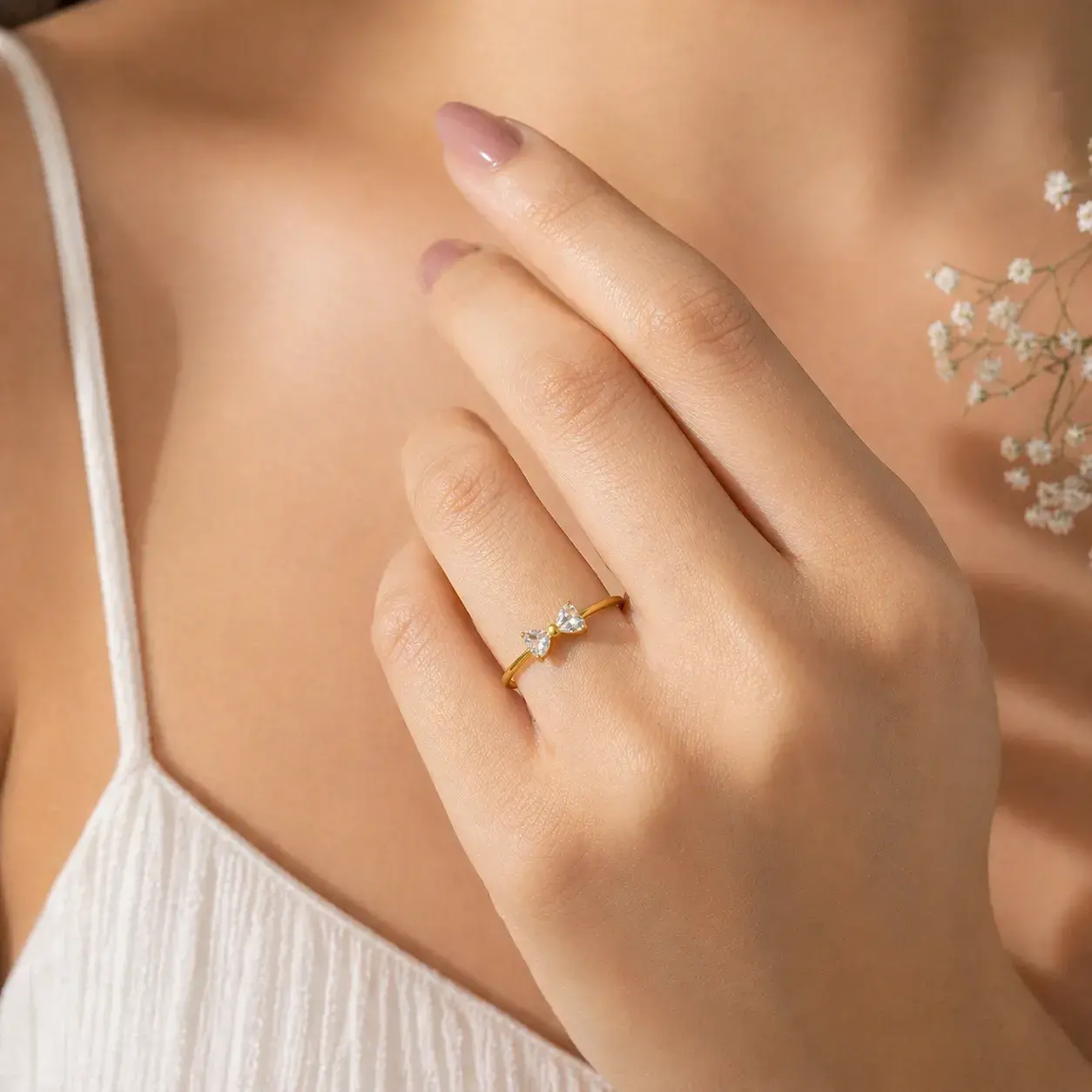 Anillo Acero Dorado Moño Centro Zirconia Cubica Ajustable