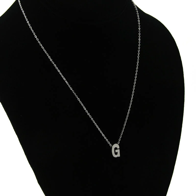 Collar Acero Inoxidable Plateado Letra G Pequeña Nice