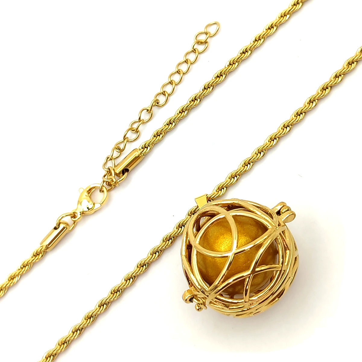 Collar Acero Dorado Llamador de Angeles Torzal Triqueta