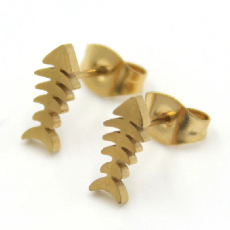 Aretes Tipo Broquel Acero Dorado Esqueleto de Pescado