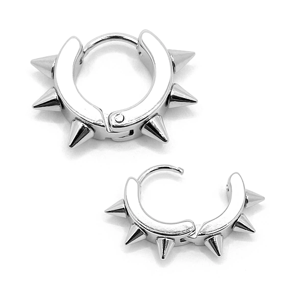 Aretes Huggies Con Picos Acero Plata Para Mujer Rockstar