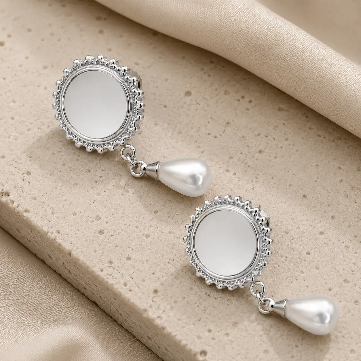 Aretes Acero Plateado de Clip Ajustable Perla Colgante