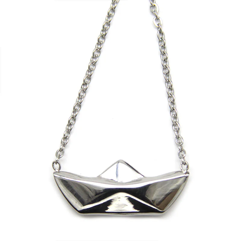 Collar Acero Inoxidable Plateado Barco Barquito de Papel