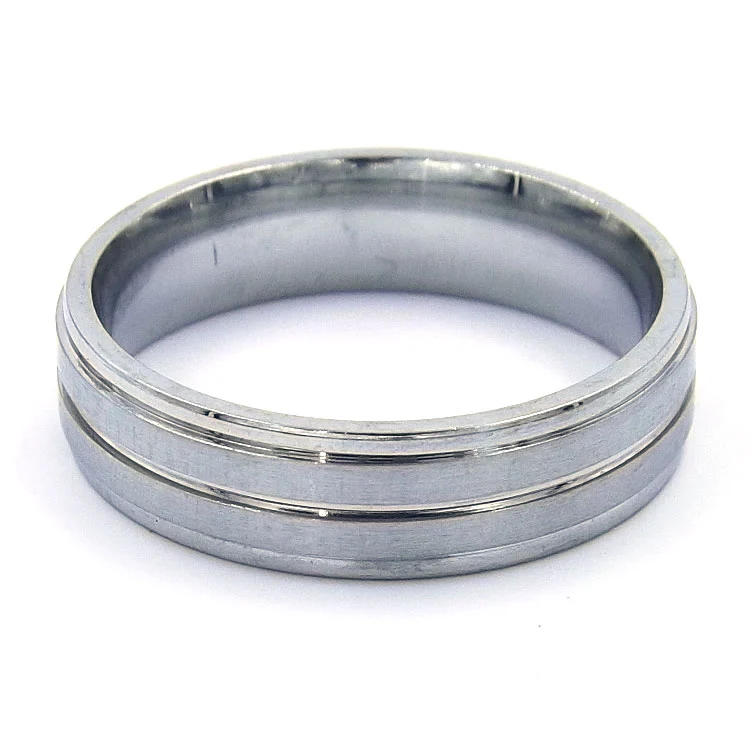 Anillo de Acero Plateado Tipo Argolla Diamantada 6mm