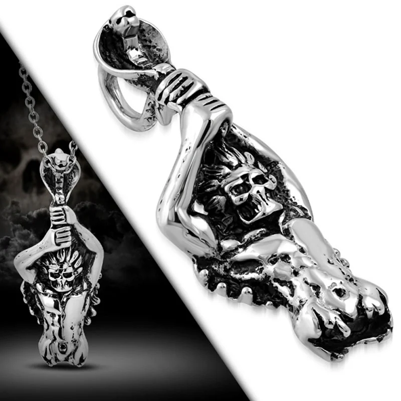 Dije Acero Plateado Demonio Calavera Cobra Real en Mano