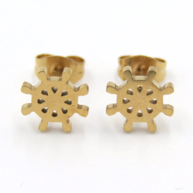 Aretes tipo Broquel Acero Dorado Timón de Barco Antiguo