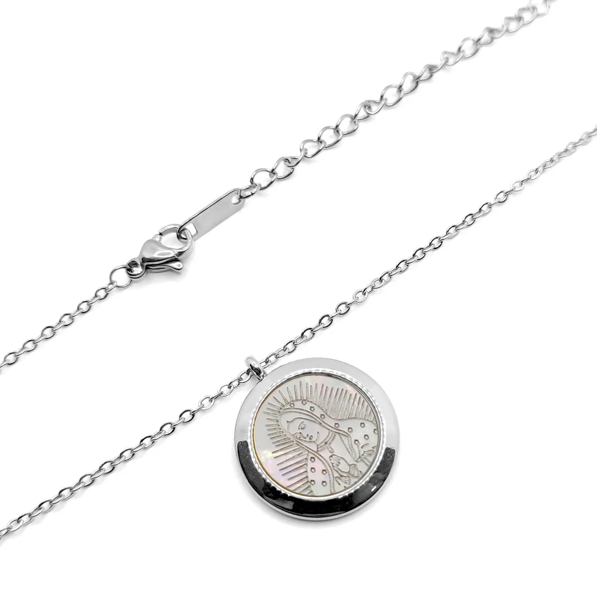 Collar Acero Plateado Virgen Guadalupe Orando Madre Perla
