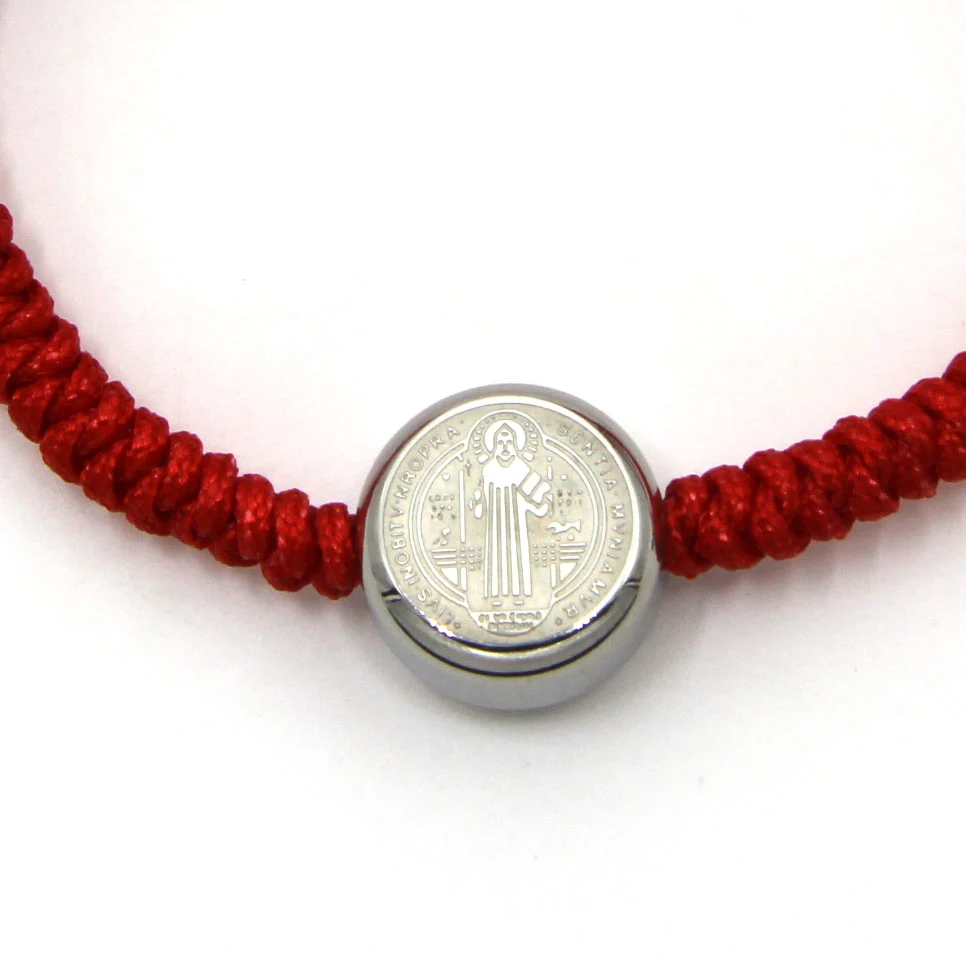 Pulsera Acero Plateado Hilo Rojo Ajustable San Benito