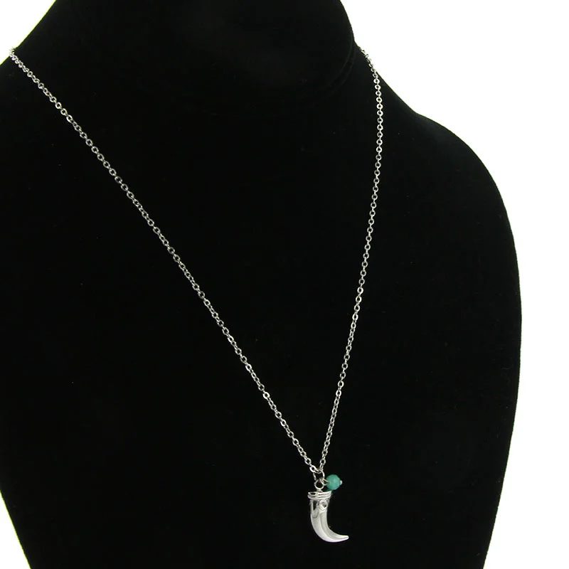 Collar Acero Plateado Colmillo Sencillo Cristal Cortado