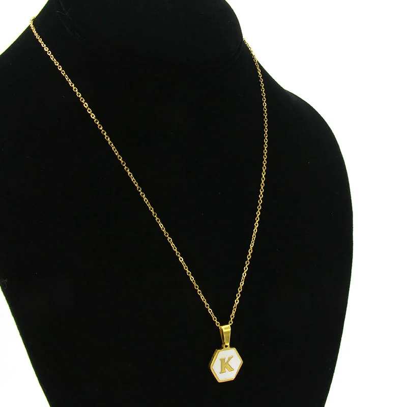 Collar Acero Inox Dorado Hexagonal Letra K Madre Perla