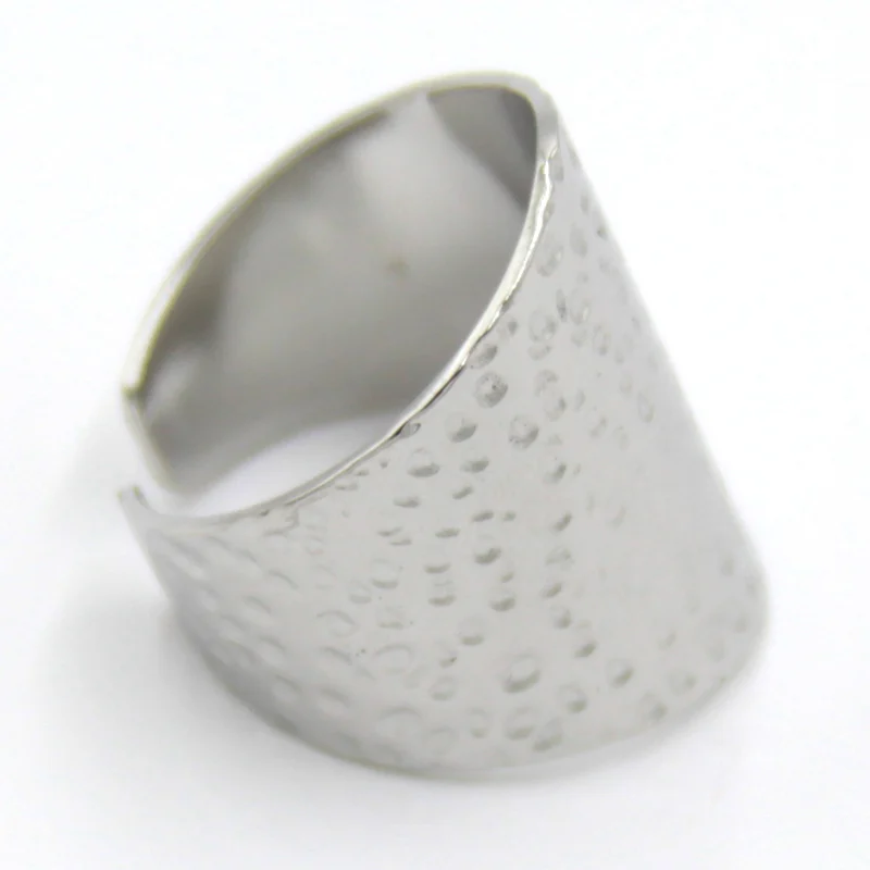Anillo Acero Plateado Abierto Martillado Rústico