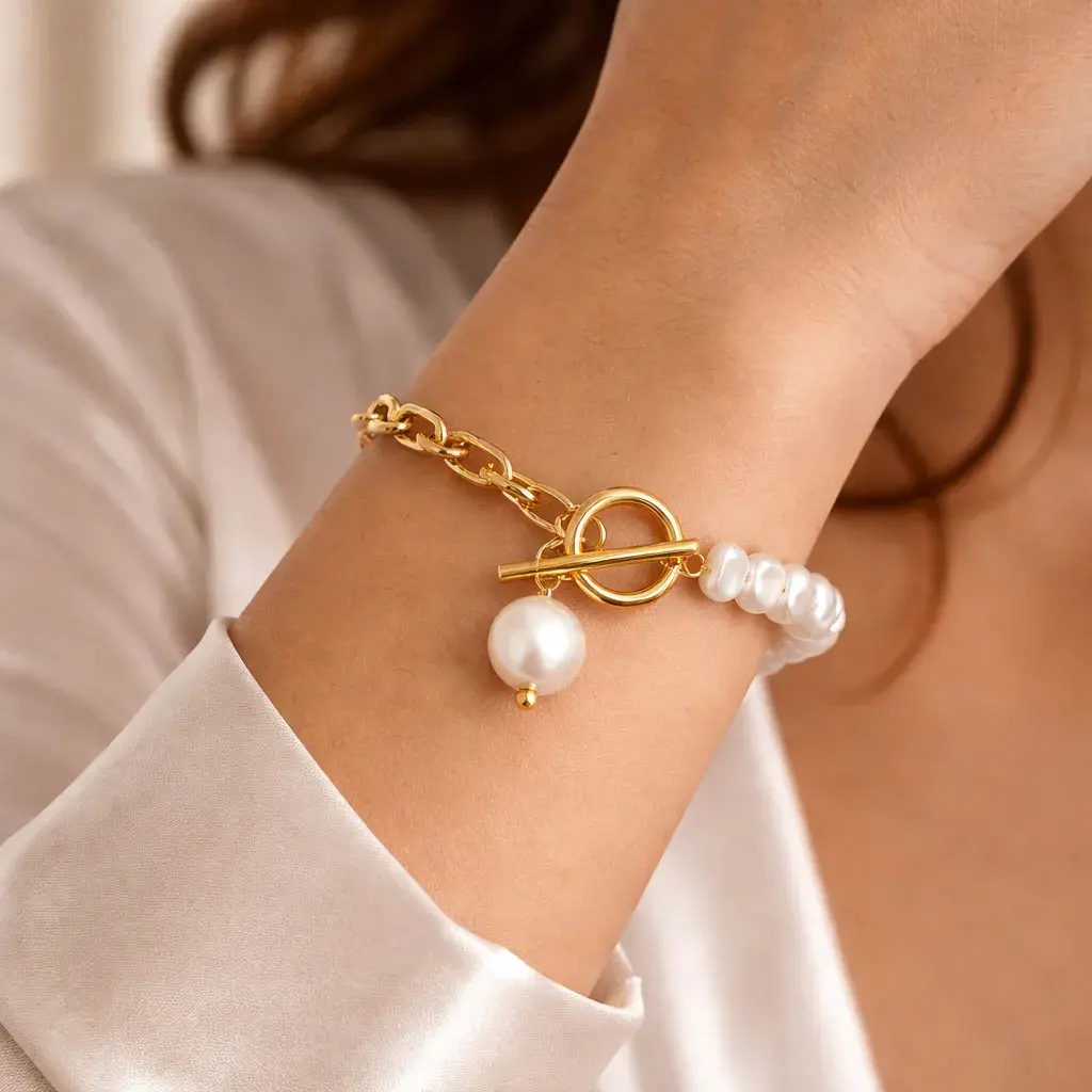 Pulsera Acero Dorado Perlas y Eslabon Oval Broche Barra