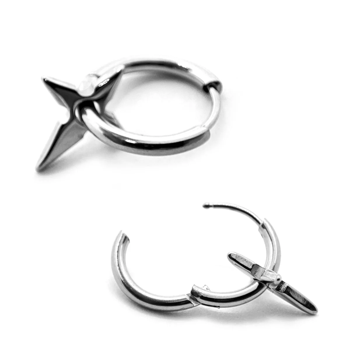 Aretes de Hombre Acero Inox Plateado Cruz Ninja Shuriken