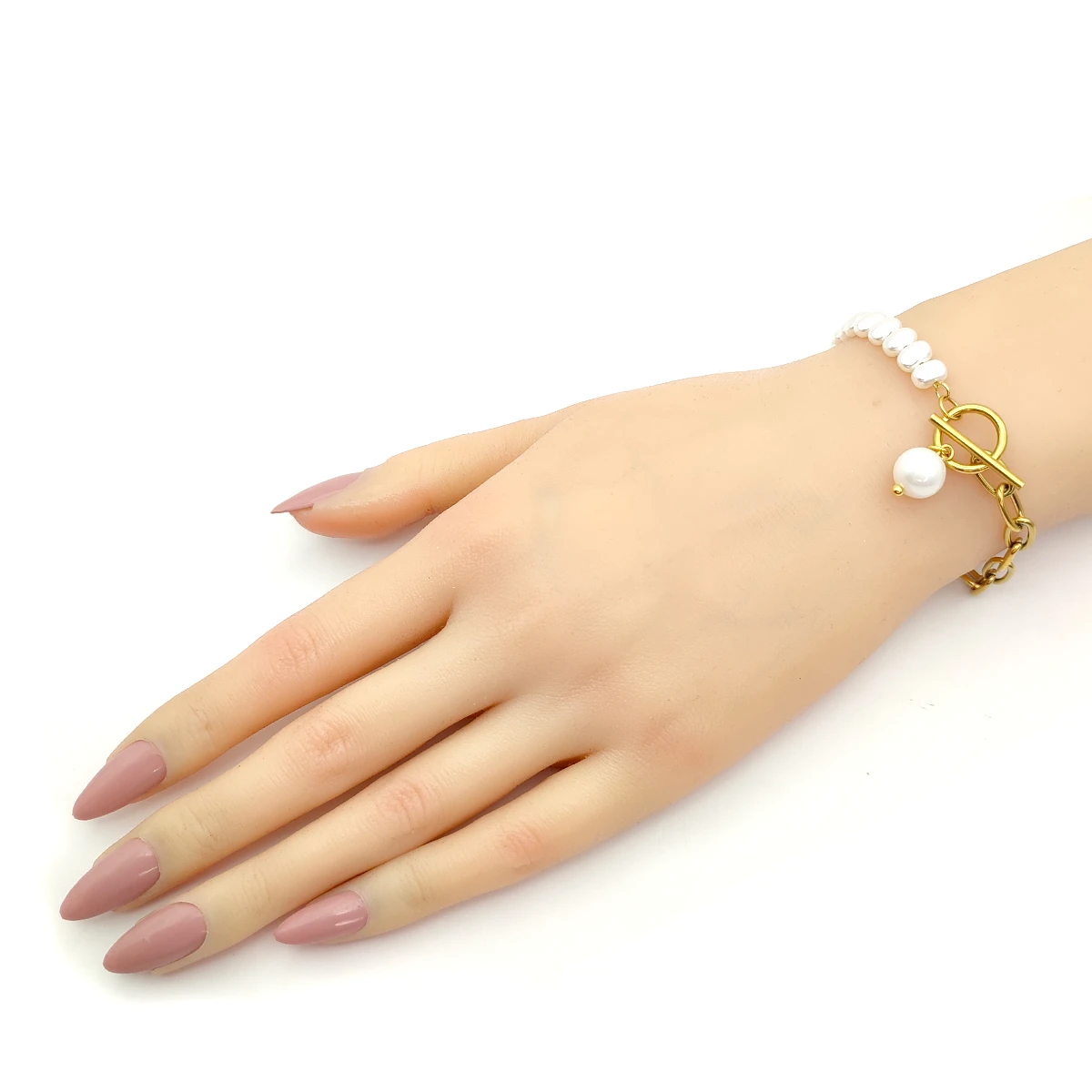 Pulsera Acero Dorado Perlas y Eslabon Oval Broche Barra
