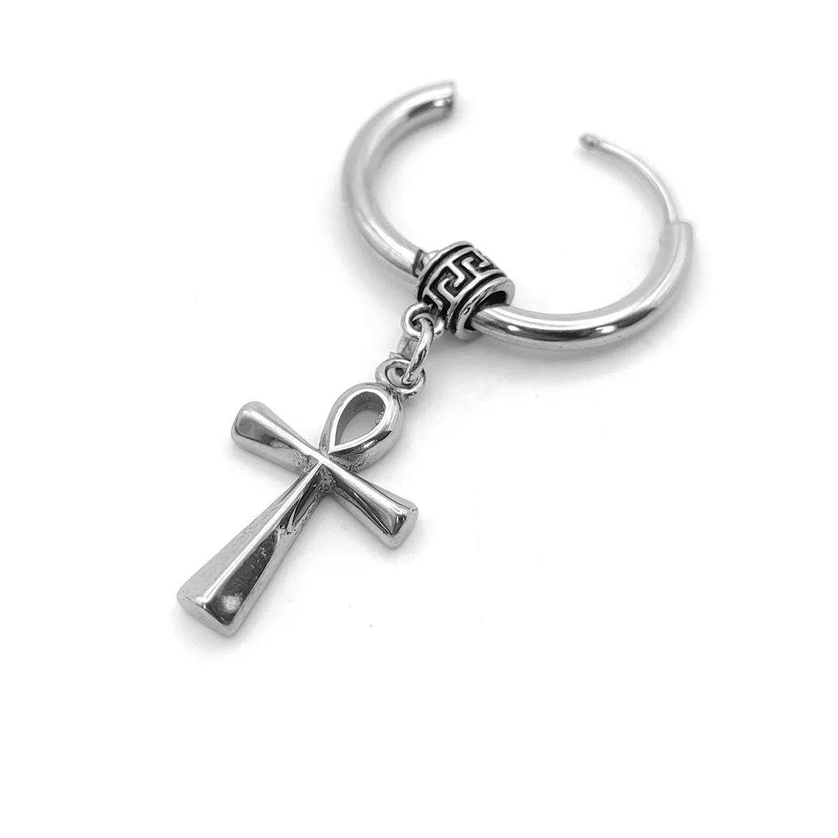 Piercing de Oreja Acero Plateado Cruz Egipica Huggie