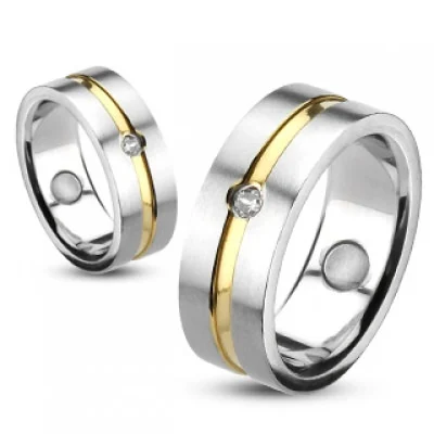 Anillo Acero Inoxidable Diseño Linea Dorada con Zirconia y Magneto