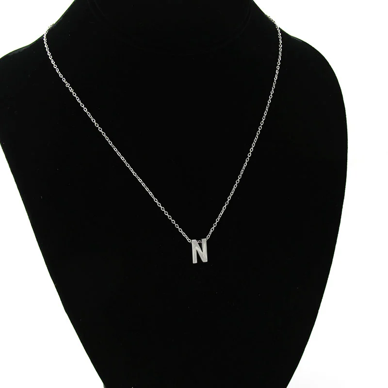 Collar Acero Inoxidable Plateado Letra N Pequeña Nice