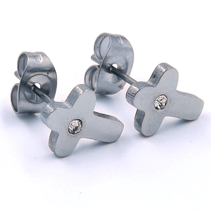 Aretes tipo Broquel Plateados Cruz Redonda con Cristal