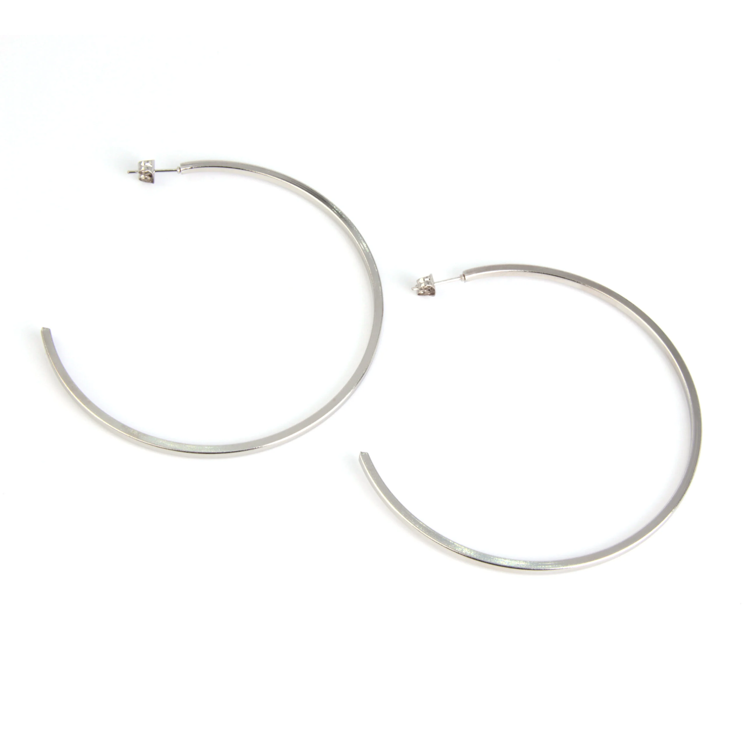 Aretes Acero Plateado tipo Medias Arracadas Planas