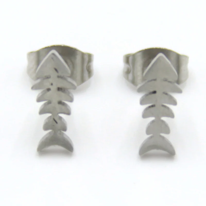 Aretes Tipo Broquel Acero Plateado Esqueleto de Pescado