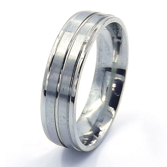 Anillo de Acero Plateado Tipo Argolla Diamantada 6mm