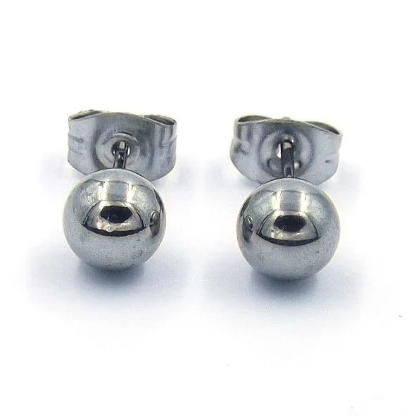 Aretes tipo Broquel Plateados Bola Sólida Mediana